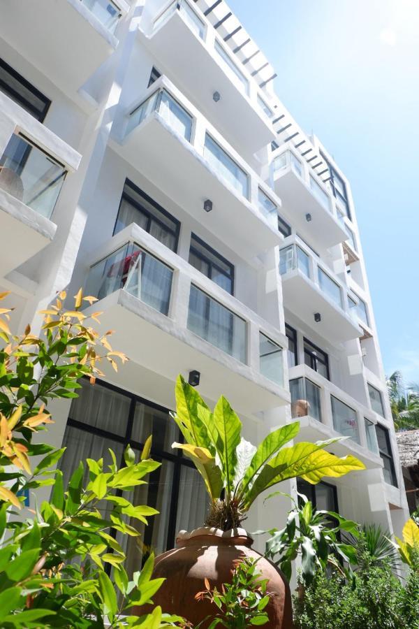 Luxx Boutique Boracay Hotel