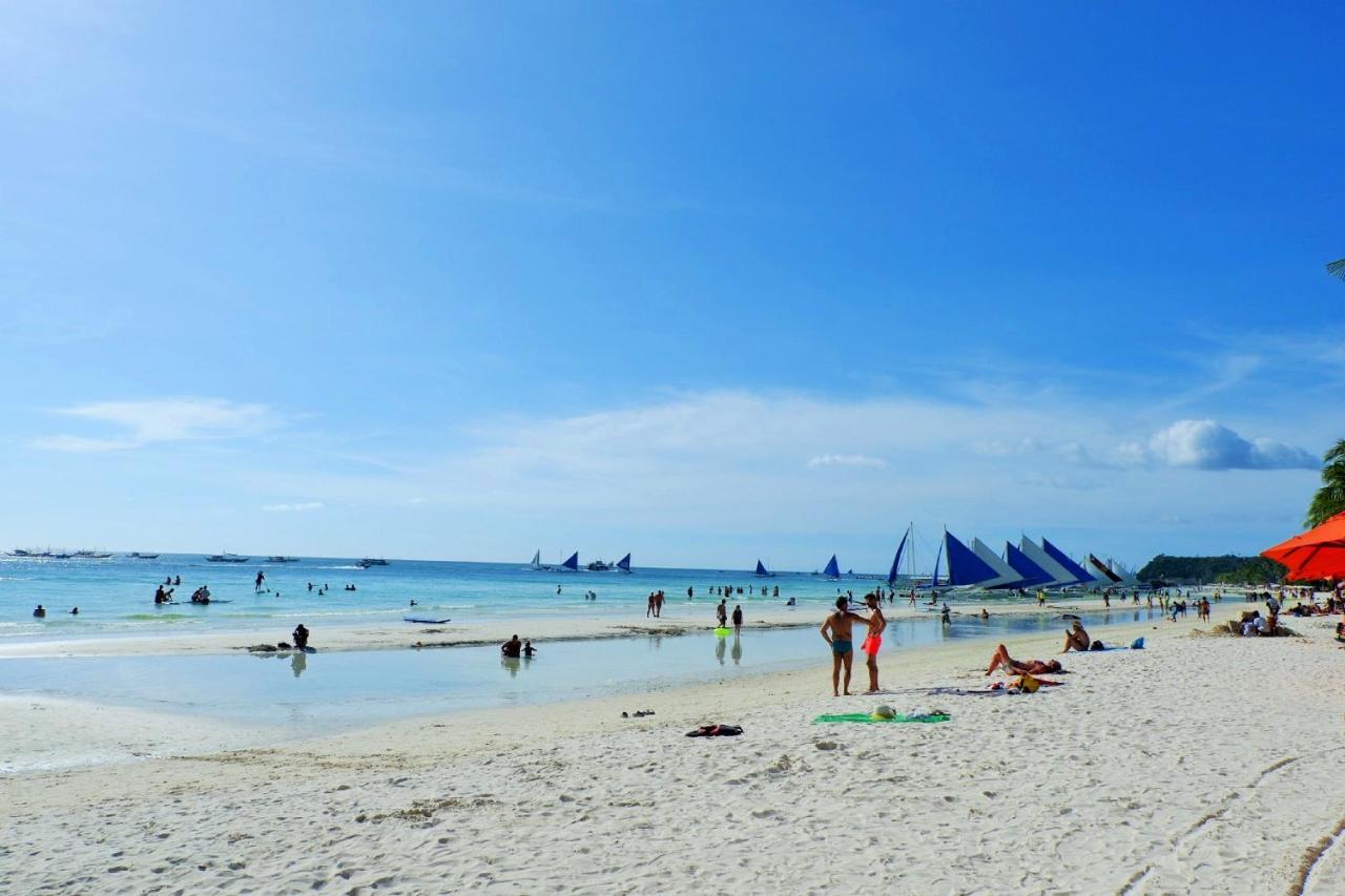 Luxx Boutique Boracay Hotel 3*